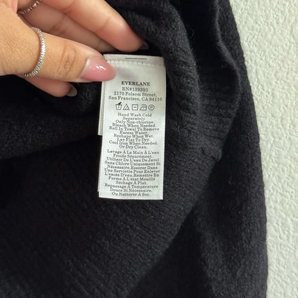Everlane The Cocoon Cardigan in Plush Cardigan, Size XS - Picture 8 of 9